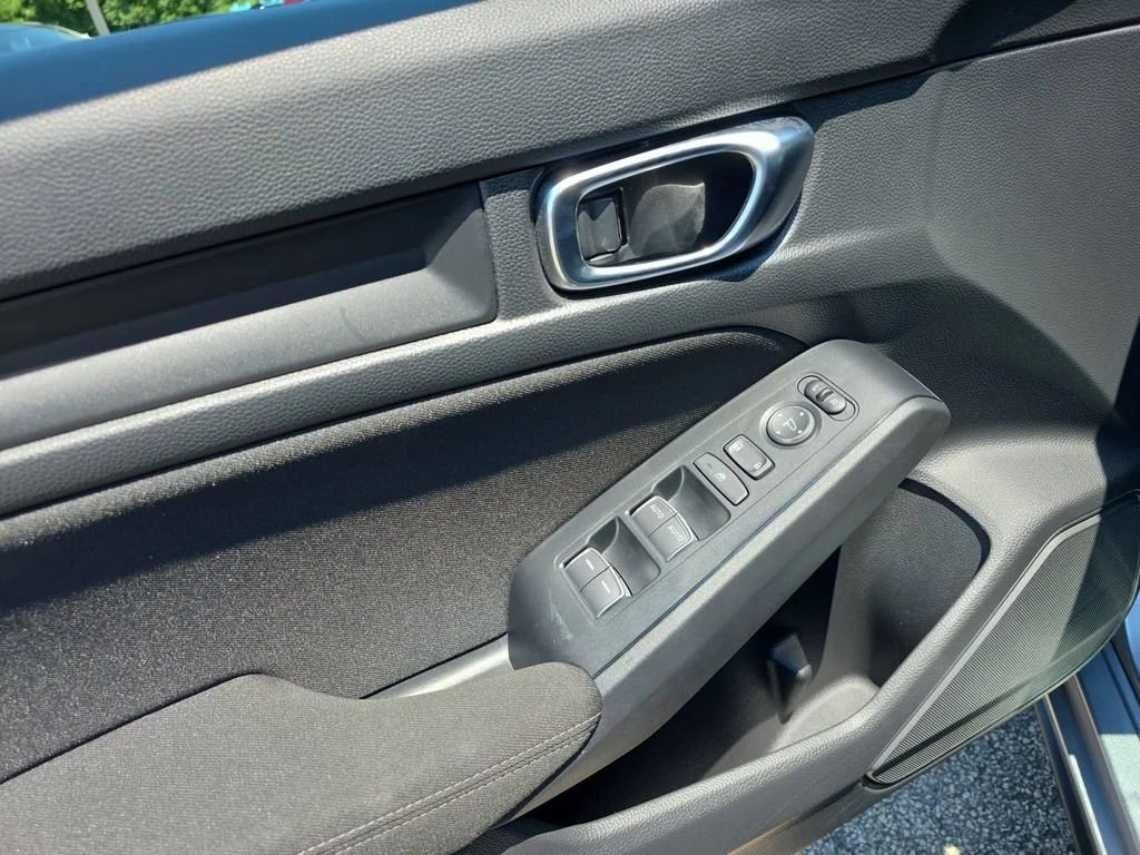 Certified Used 2025 Solar Silver Metallic Honda Sport image 45