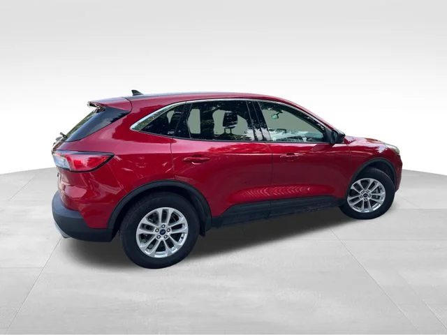 Used 2022 Red Ford SE image 6