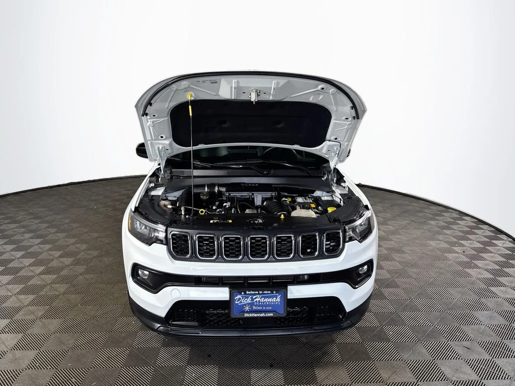 Used 2024 White Jeep Latitude image 21
