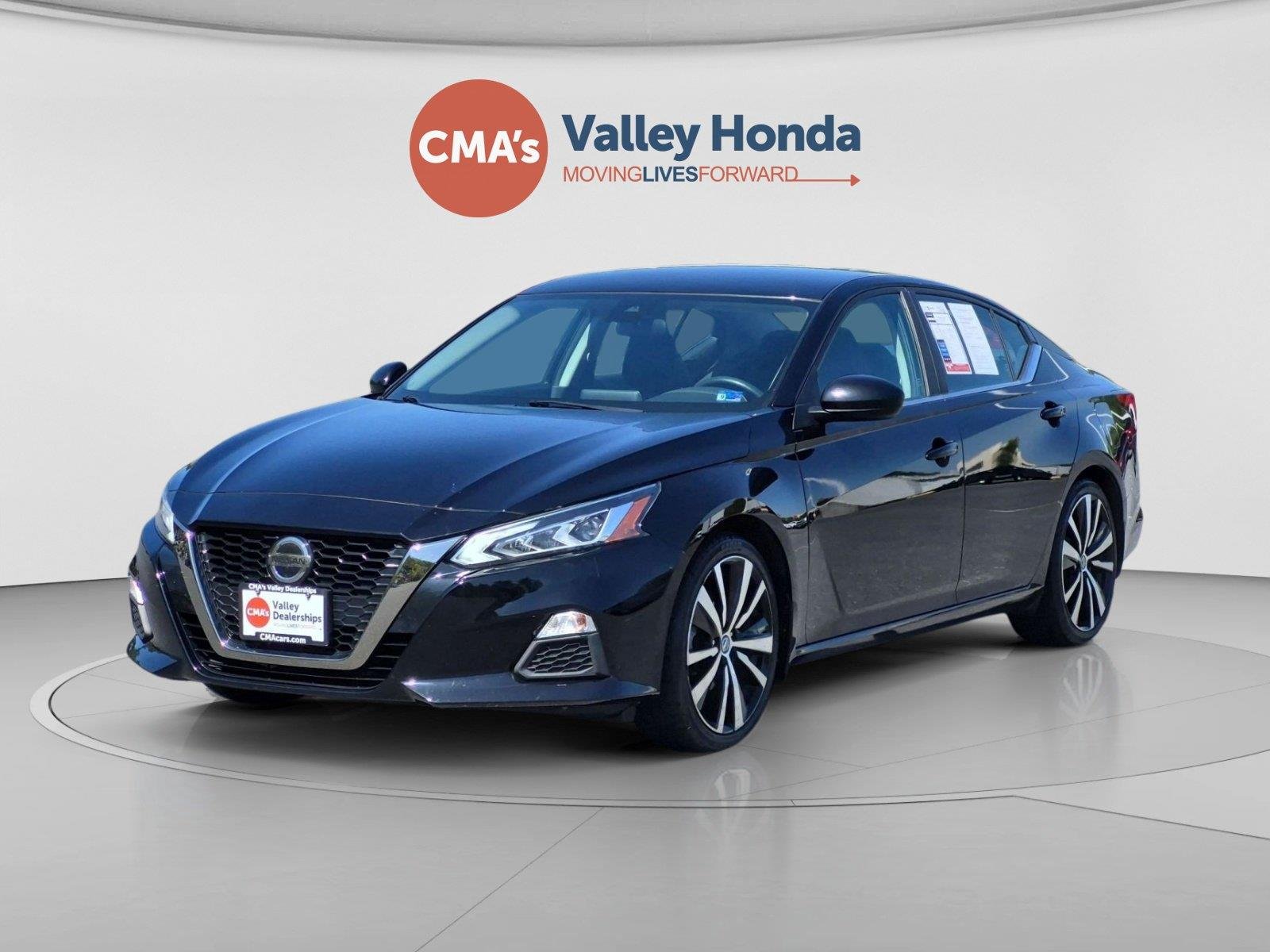 Used 2020 Super Black Nissan 2.5 SR image 1