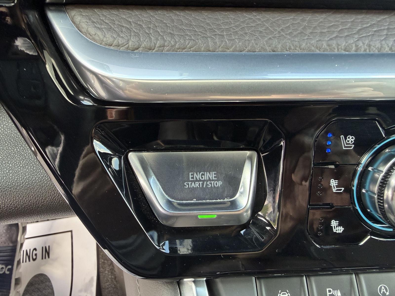 Used 2023 White Frost Tricoat GMC Denali image 32