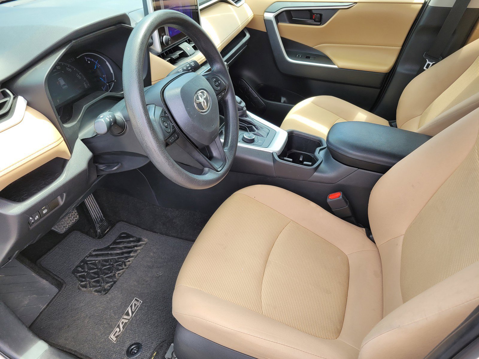 Used 2024  Toyota Hybrid LE image 15