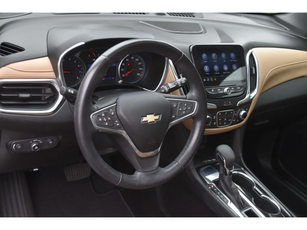Used 2022 Iridescent Pearl Tricoat Chevrolet Premier image 13