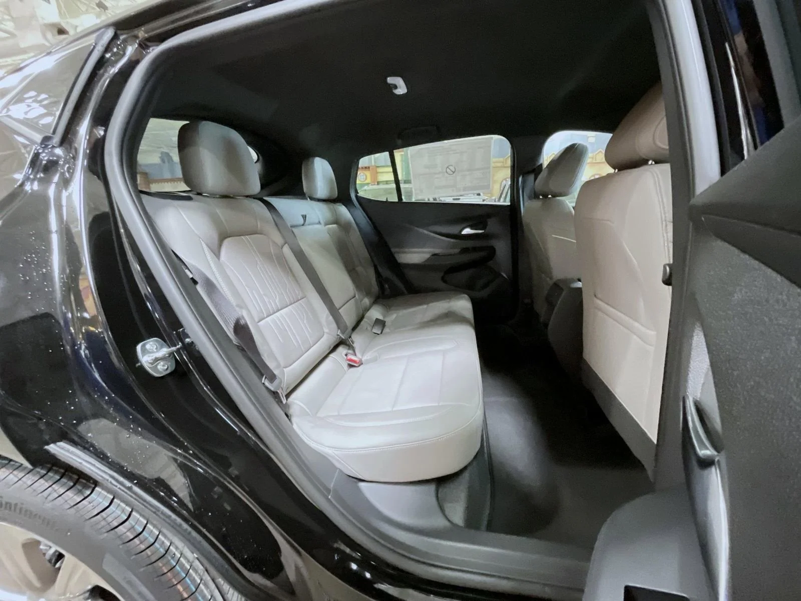 New 2026 Ebony Twilight Metallic Buick Avenir image 18
