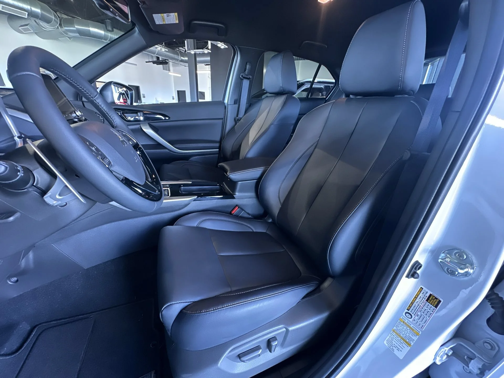 New 2026 White Diamond Mitsubishi SEL image 11