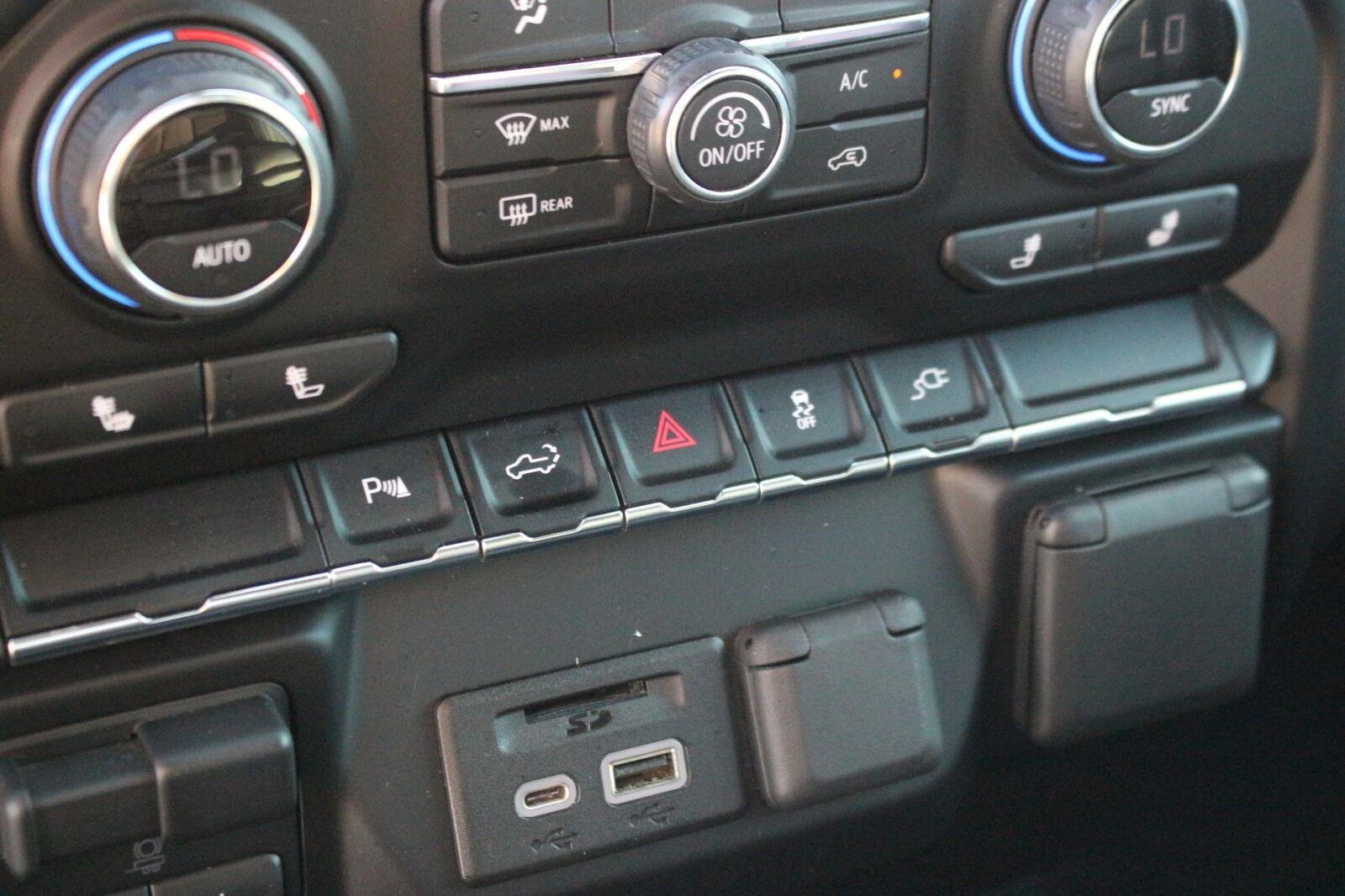 Used 2020 SUMMIT WHITE Chevrolet LTZ image 28