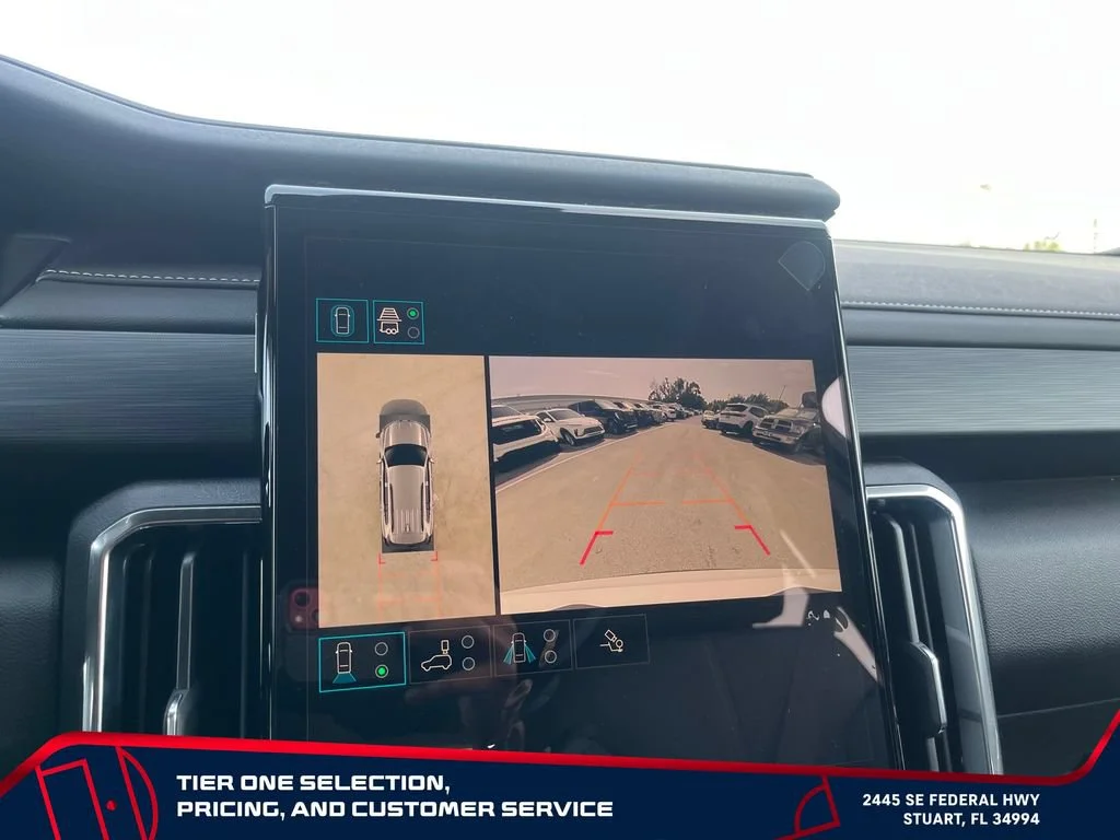 New 2026 Summit White GMC Elevation image 32