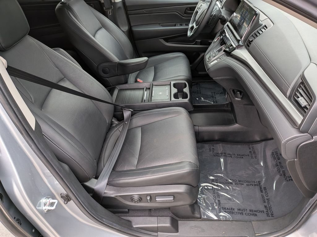 Used 2025 Silver Honda EX-L image 34