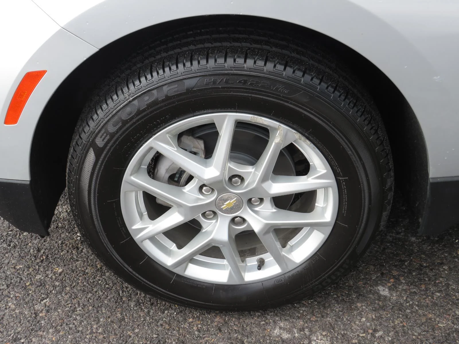 Used 2022 Silver Ice Metallic Chevrolet LT image 14