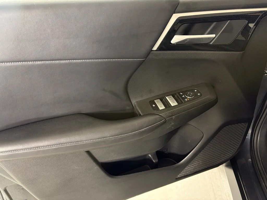 Used 2024 Gray Mitsubishi SE image 12