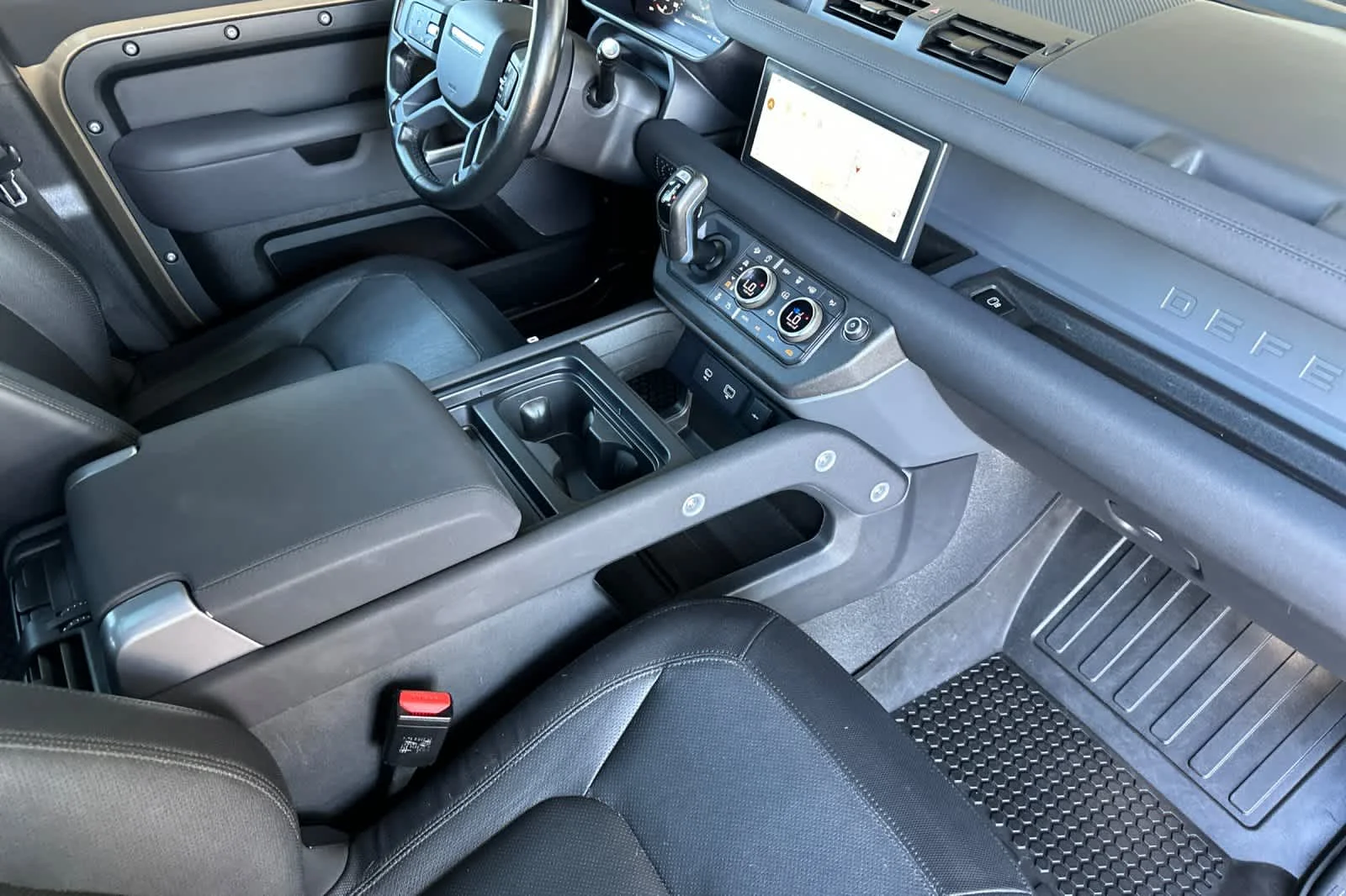 Used 2023 Gondwana Stone Land Rover X-Dynamic SE image 16