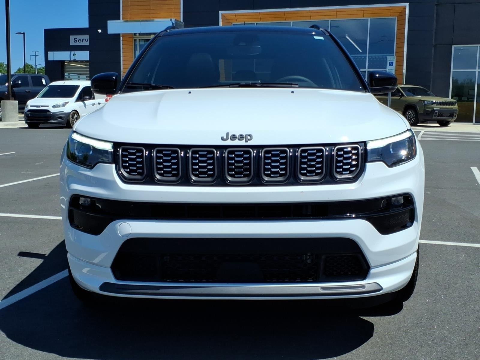 Used 2024 Bright White Clearcoat Jeep Limited image 13