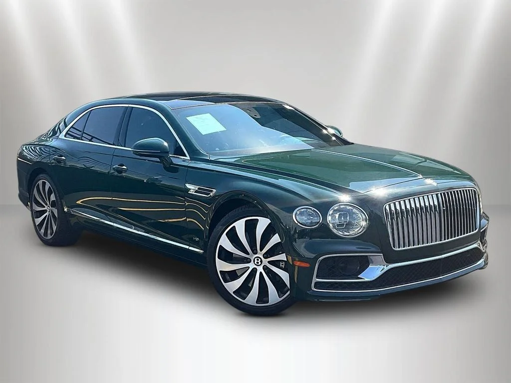 Used 2022 Viridian by Mulliner Bentley V8 image 3