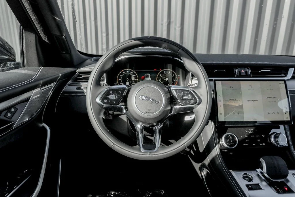 2026 Jaguar F-Pace R-Dynamic S - Photo 17