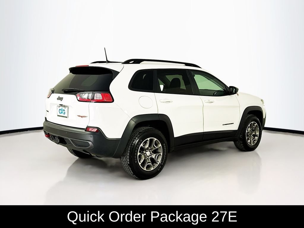 Used 2022 Bright White Clearcoat Jeep Trailhawk image 8
