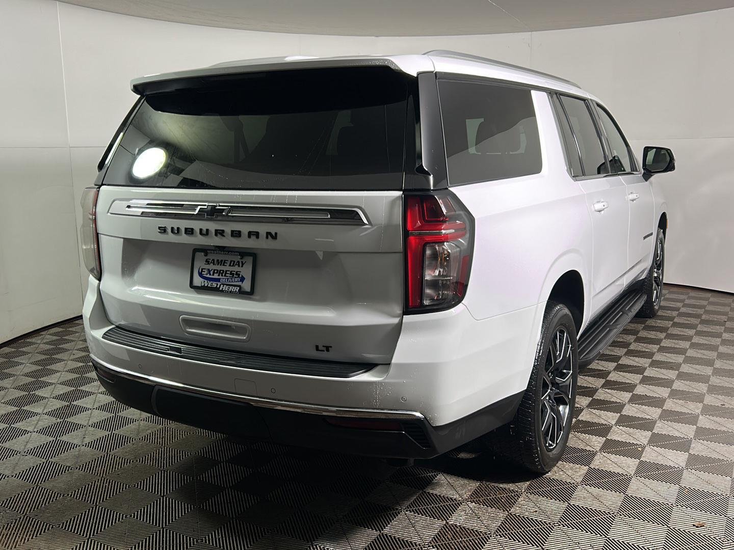 Used 2024 Summit White Chevrolet LT image 6