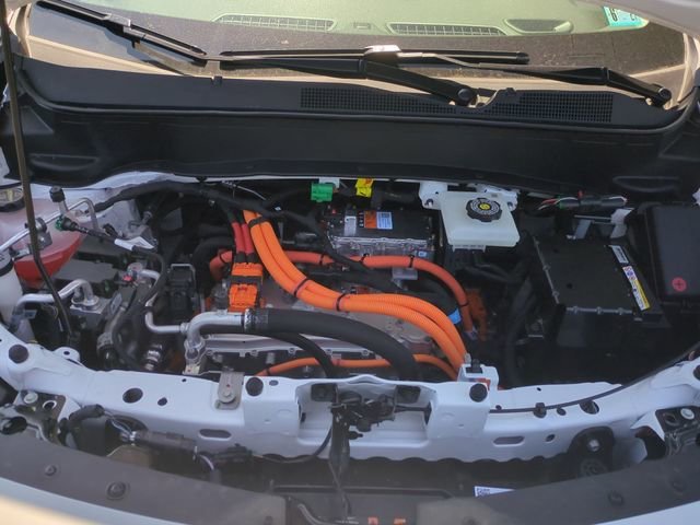 New 2027 Summit White Chevrolet LT image 31