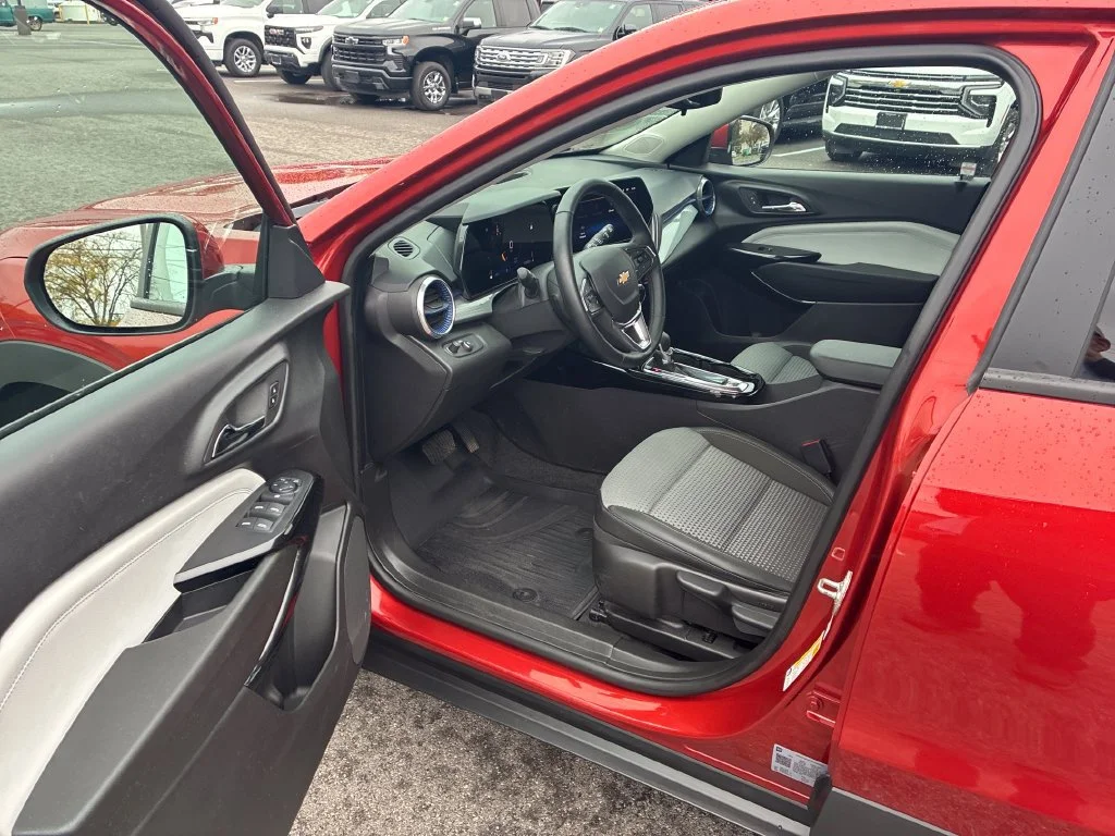 Used 2024 Cayenne Orange Metallic Chevrolet LT image 10