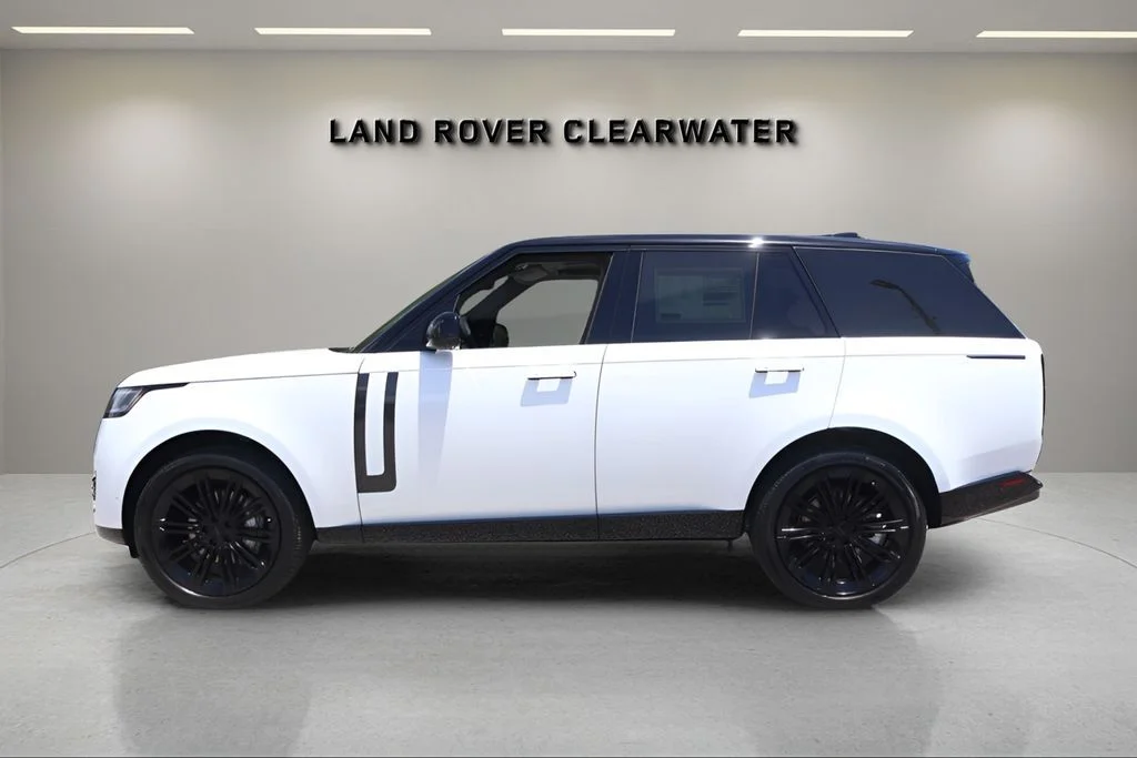 New 2026 Ostuni Pearl White Land Rover SE image 2