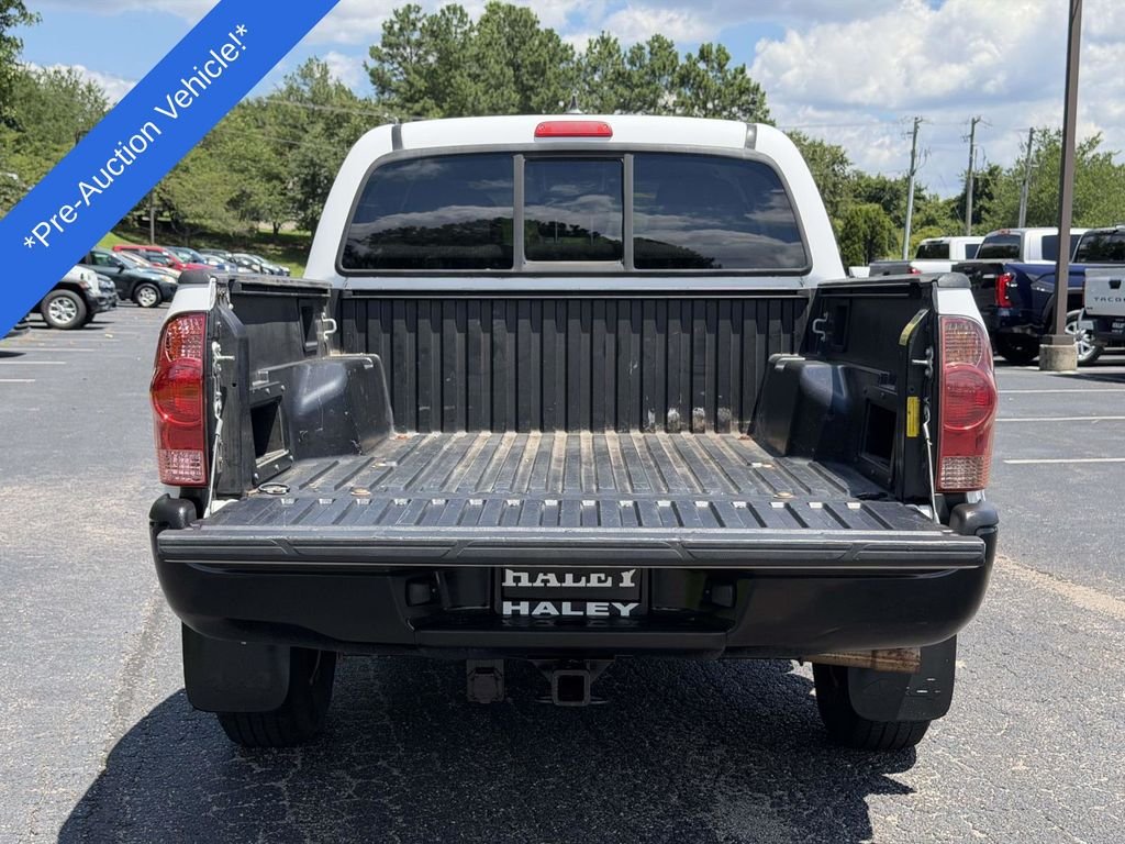 Used 2012 White Toyota Base image 13