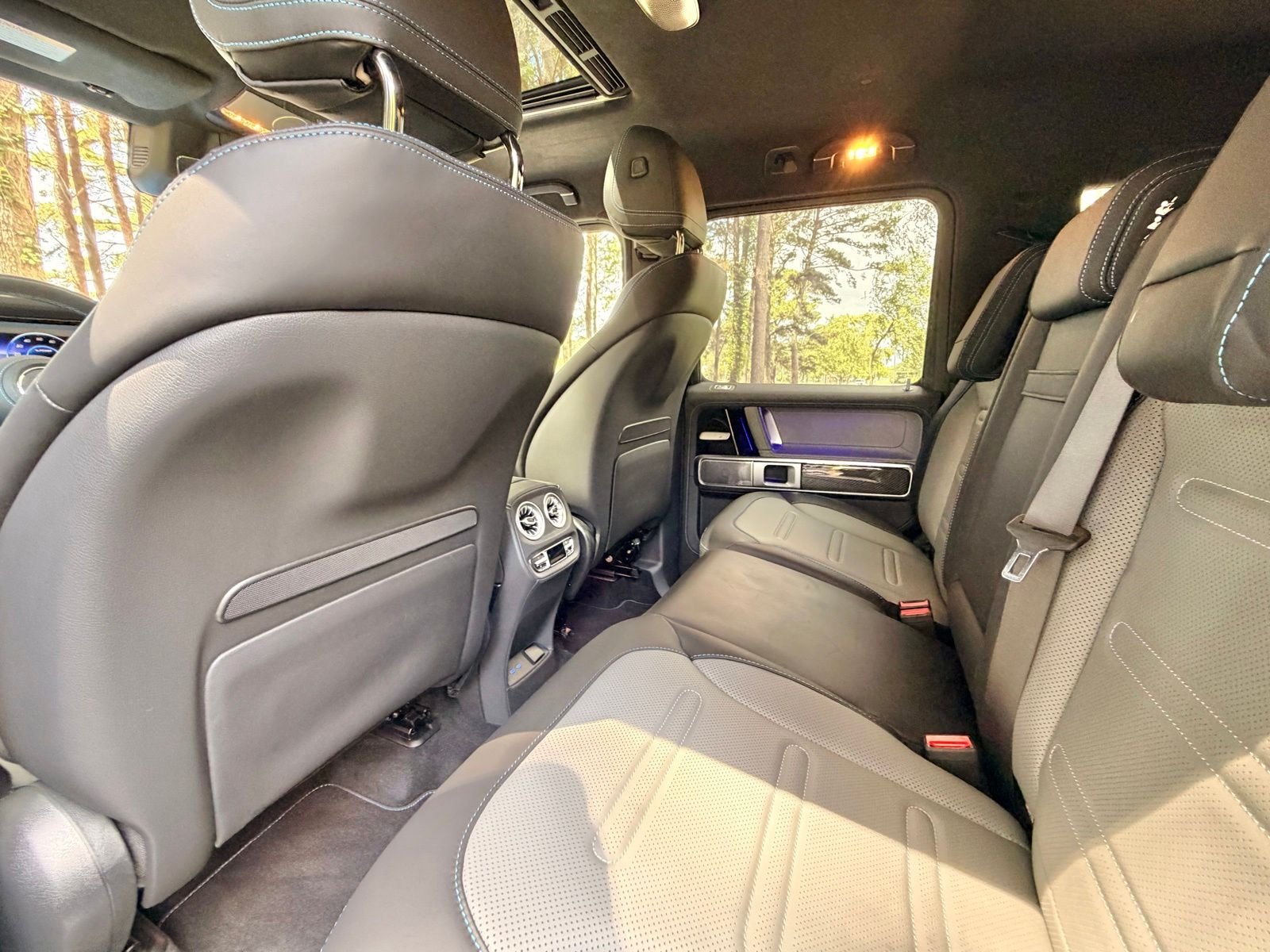 Certified Used 2025 MANUFAKTUR South Sea Blue Magno Mercedes-Benz G 580 image 15
