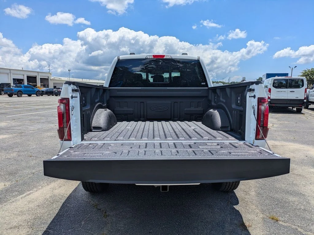 New 2026 Oxford White Ford Lariat image 13