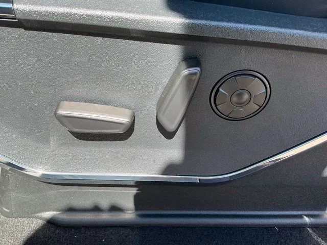 New 2026 Star White Metallic Tri-Coat Ford F-350® Platinum® image 44