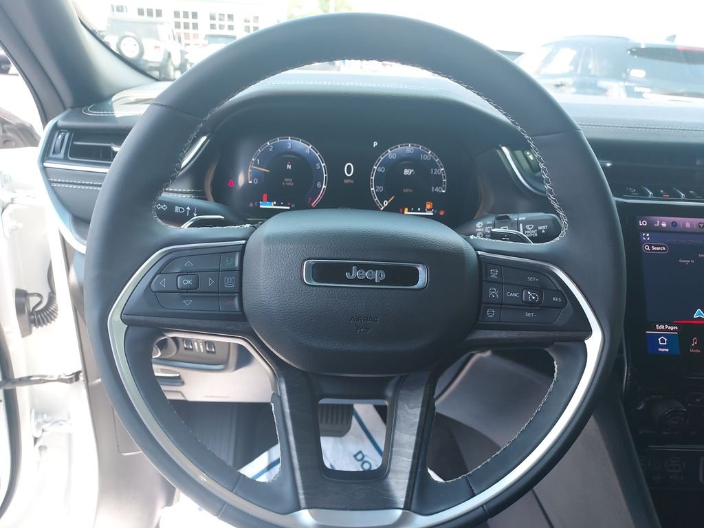 Used 2025 White Jeep Limited image 24