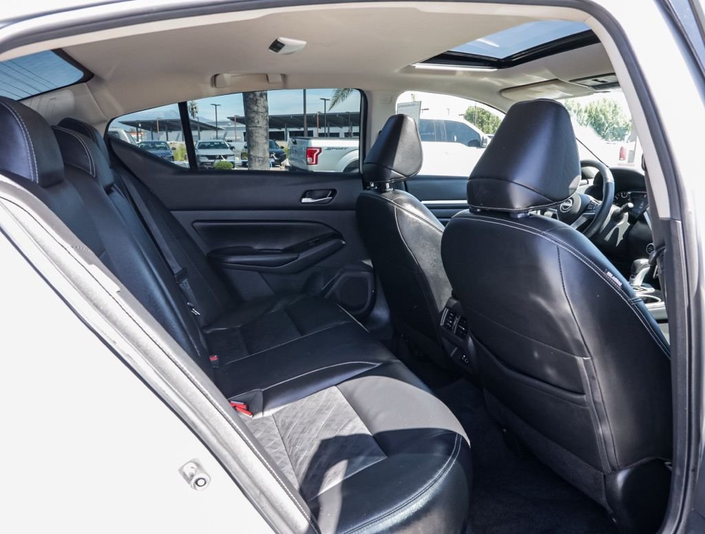 Used 2025 Silver Nissan 2.5 SL image 21