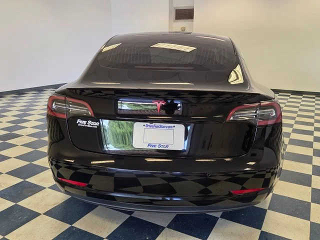Used 2018  Tesla Long Range image 6
