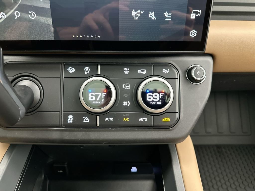 New 2026 Carpathian Grey LAND ROVER X-Dynamic SE image 13