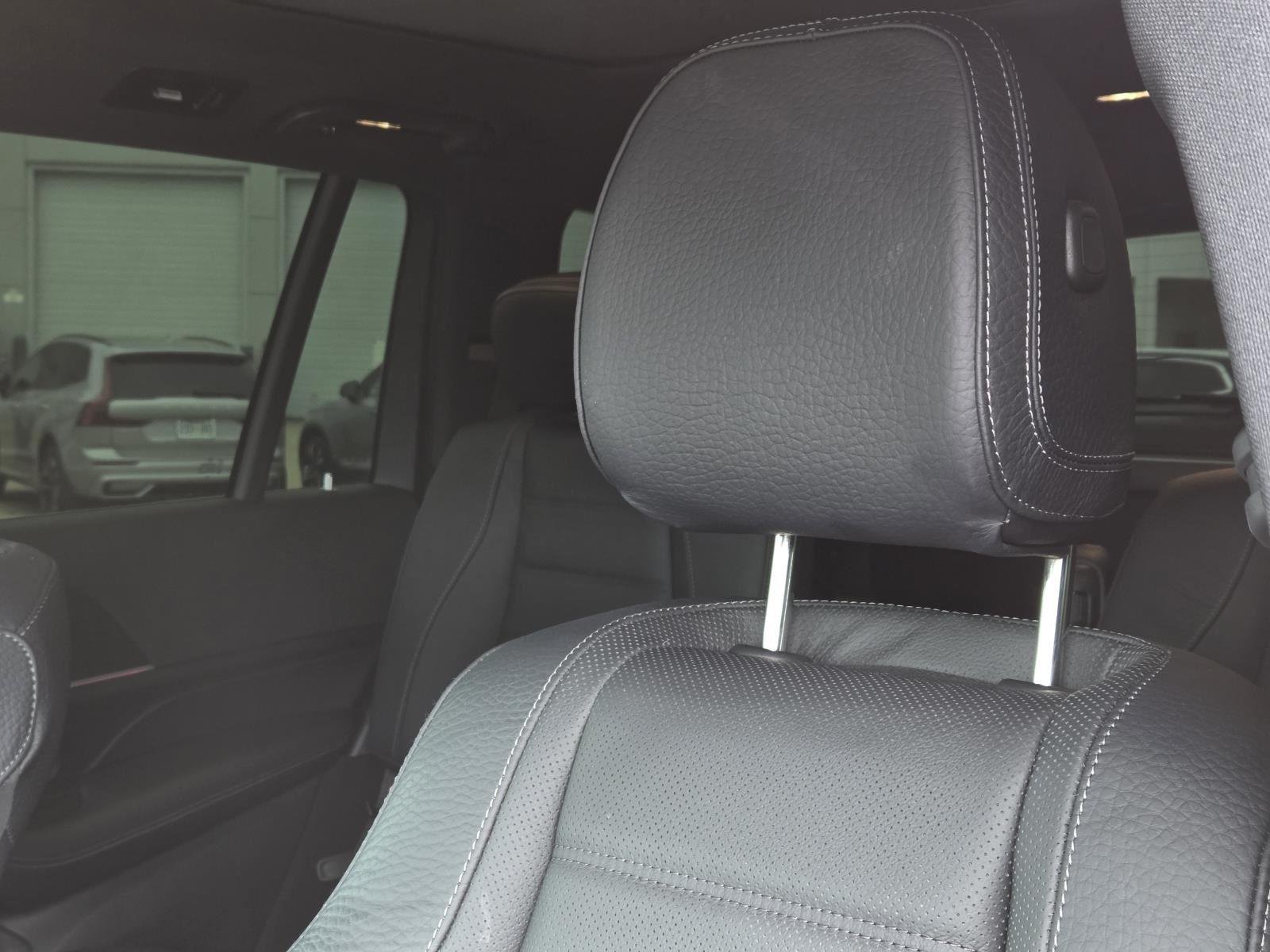 Used 2024 Obsidian Black Metallic Mercedes-Benz GLS image 31