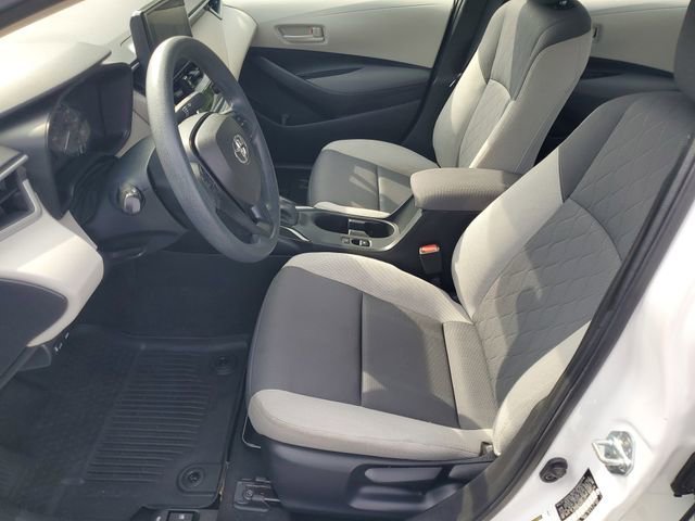 Used 2023 White Toyota LE image 17
