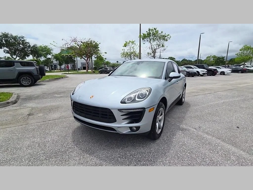 Used 2018 Silver Porsche  image 48