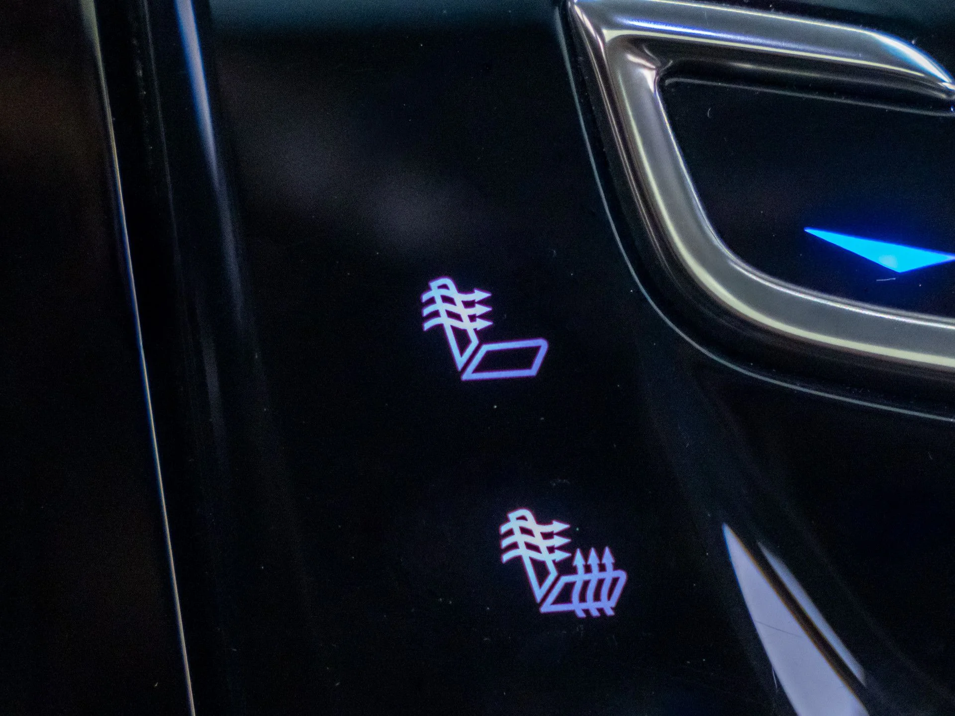 Used 2019 Black Cadillac Luxury image 31