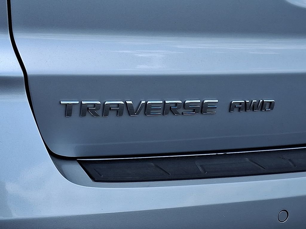 Used 2017 Silver Chevrolet LT image 10