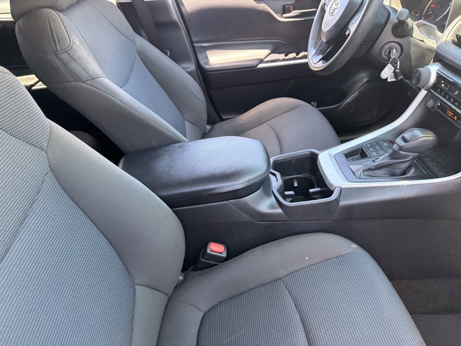 Used 2022 Silver Toyota LE image 5