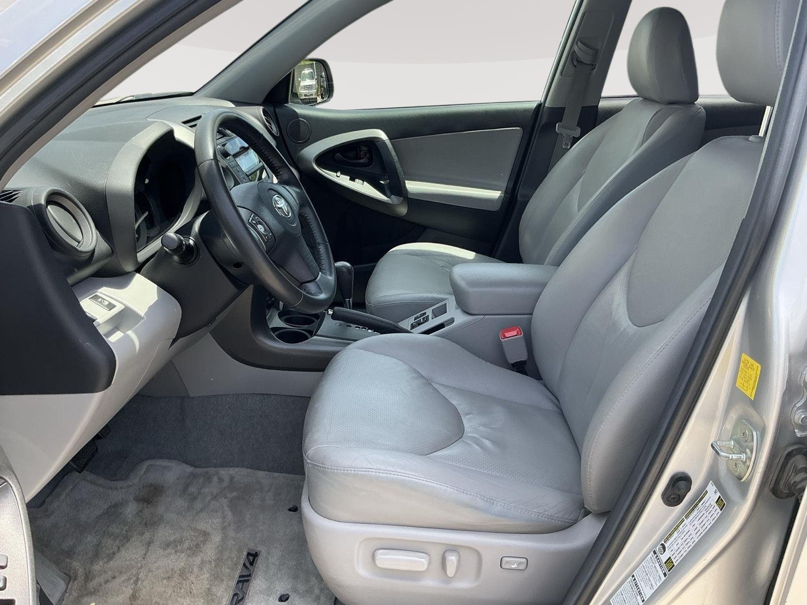 Used 2011 Classic Silver Metallic TOYOTA Limited image 2