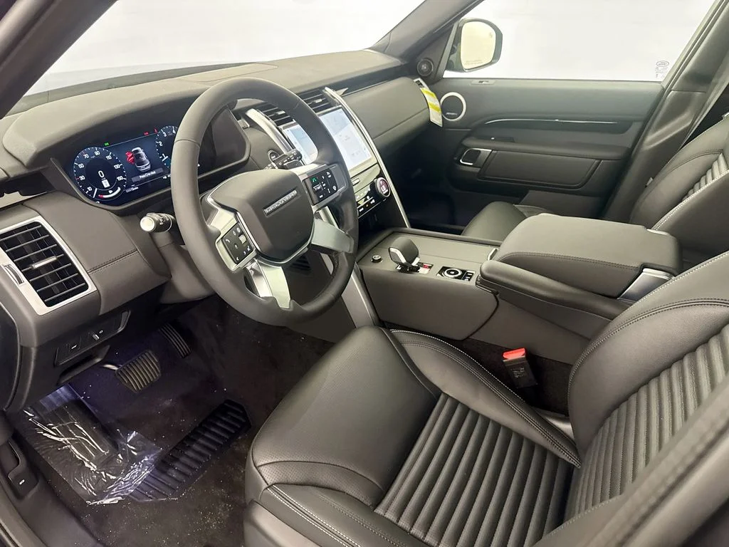 New 2026 Carpathian Grey Land Rover S image 9