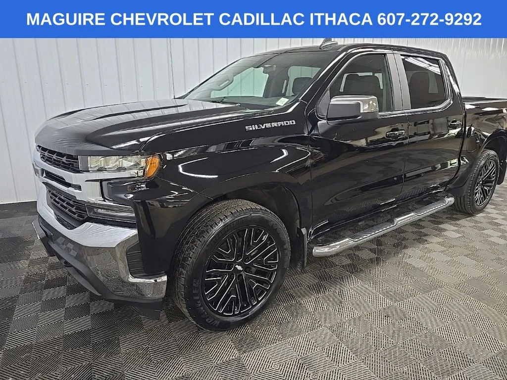 Used 2019 Black Chevrolet LT image 9