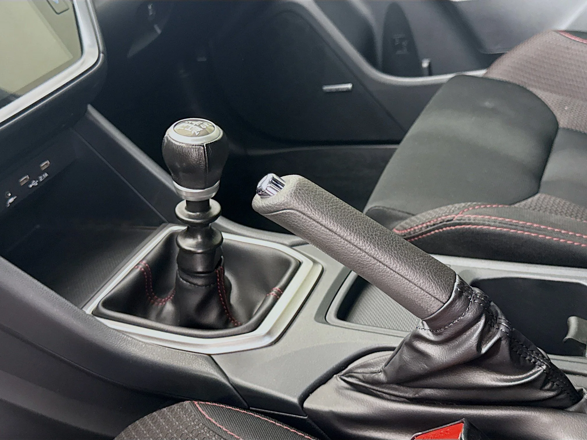 Used 2023  Subaru Premium image 18