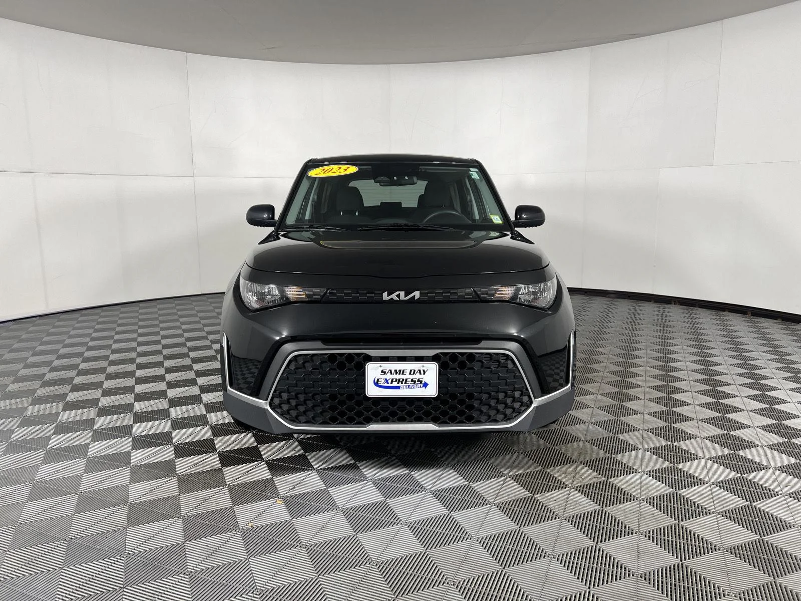 Used 2023 Fusion Black Kia LX image 21