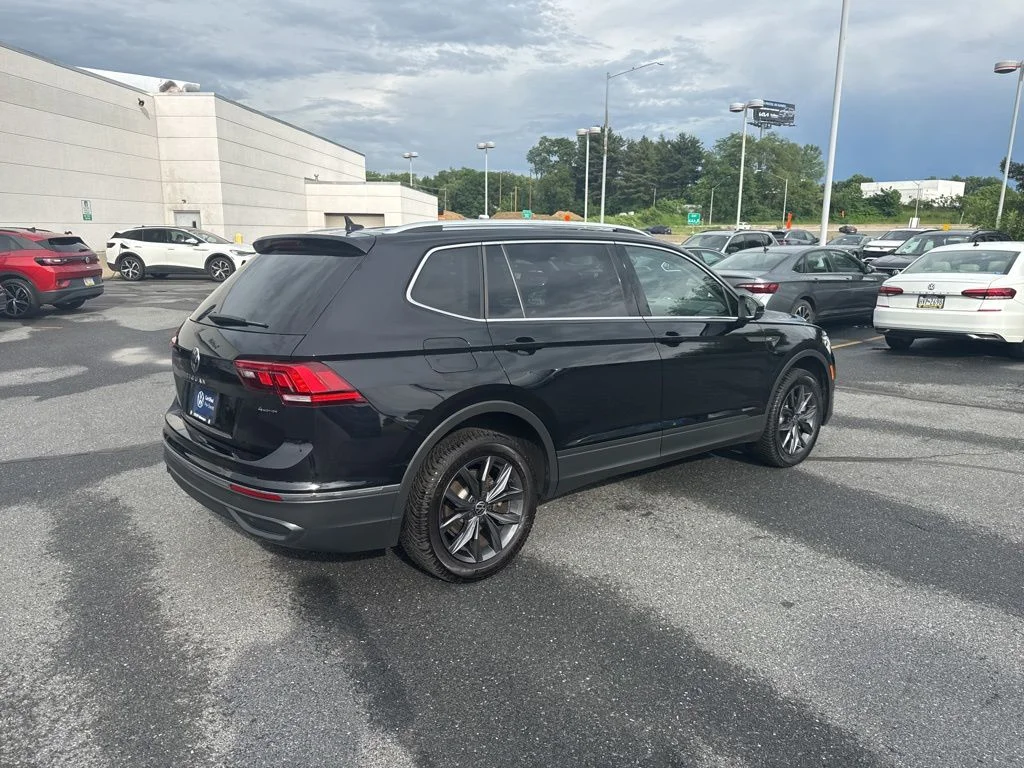 Certified Used 2022 Black Volkswagen 2.0T SE image 25