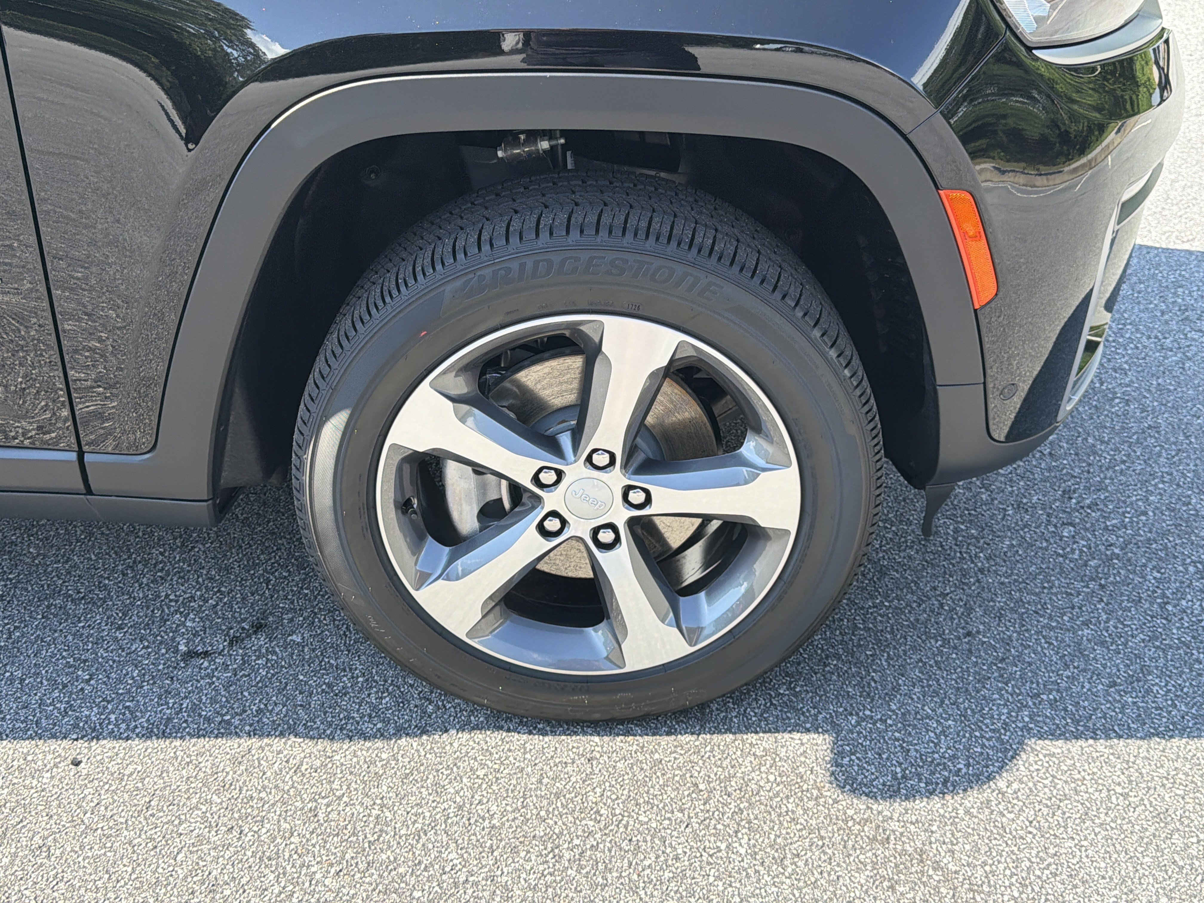 New 2026 Diamond Black Crystal Pearlcoat Jeep Limited image 14
