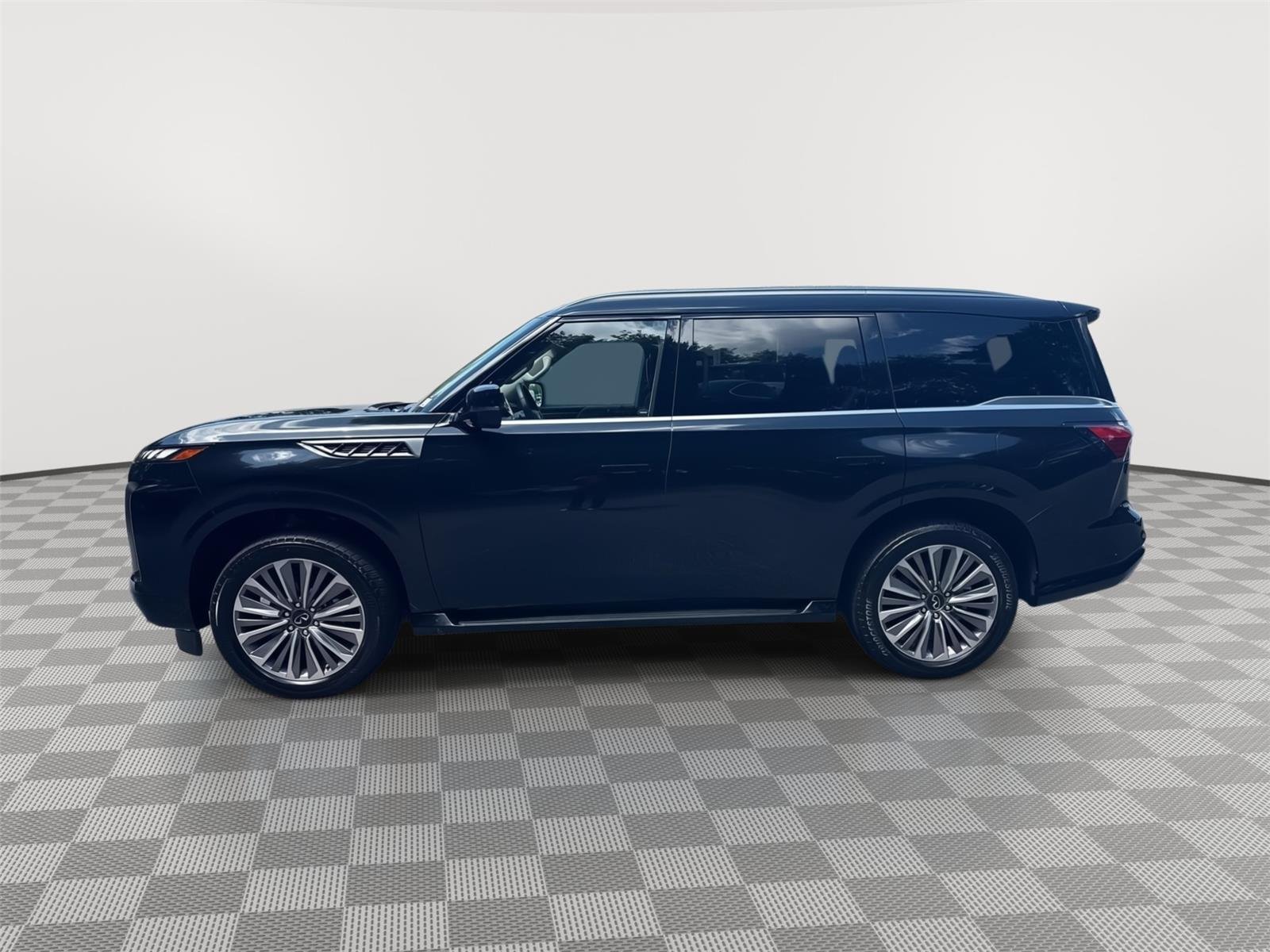 Certified Used 2025 Mineral Black INFINITI SENSORY image 9
