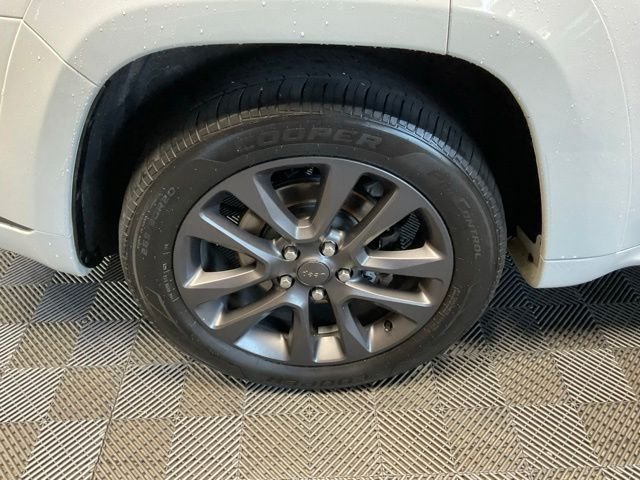Used 2019 Bright White Clearcoat Jeep High Altitude image 35