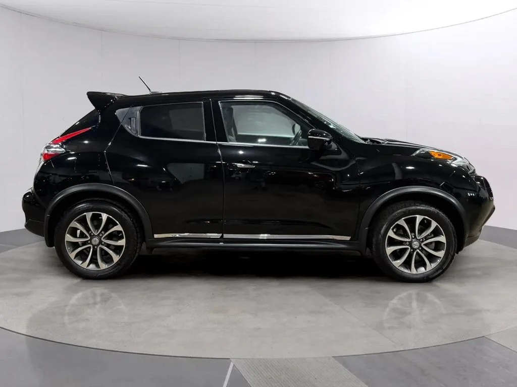 Used 2017 Nissan Juke SL with VIN JN8AF5MV7HT751441 for sale in Oconomowoc, WI