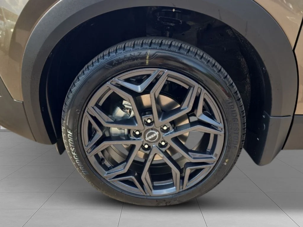 New 2026 Canyon Bronze Metallic Nissan SR image 9