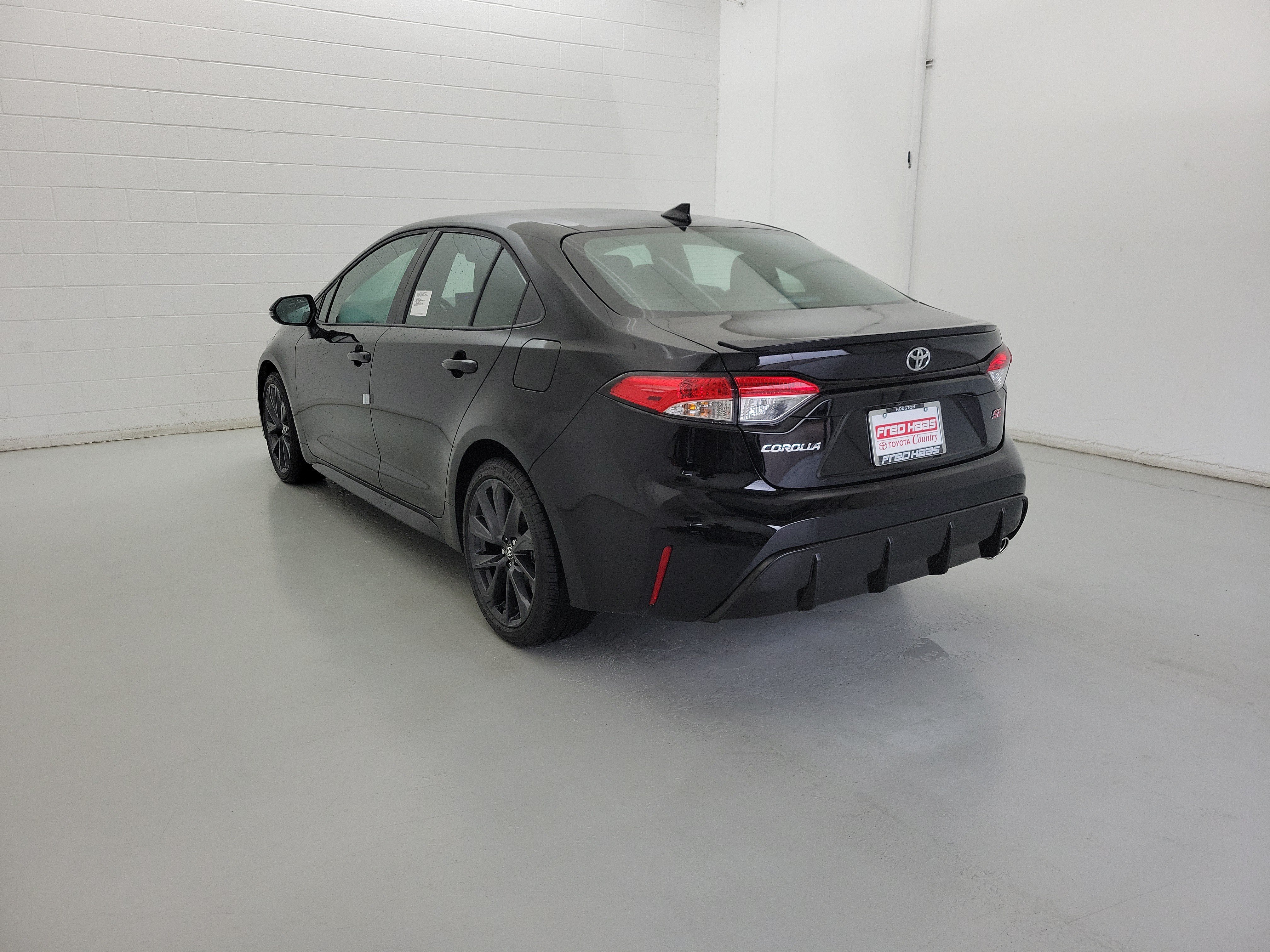 New 2026 Midnight Black Metallic Toyota  SE image 7