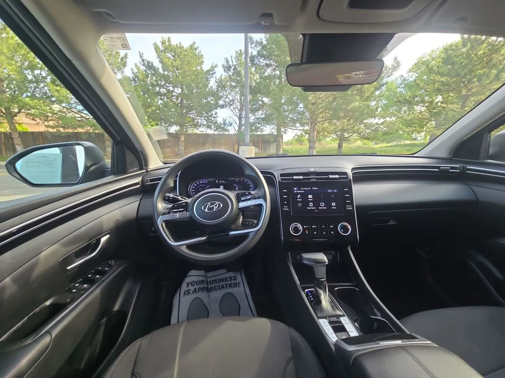 Used 2022 Shimmering Silver Hyundai SE image 42